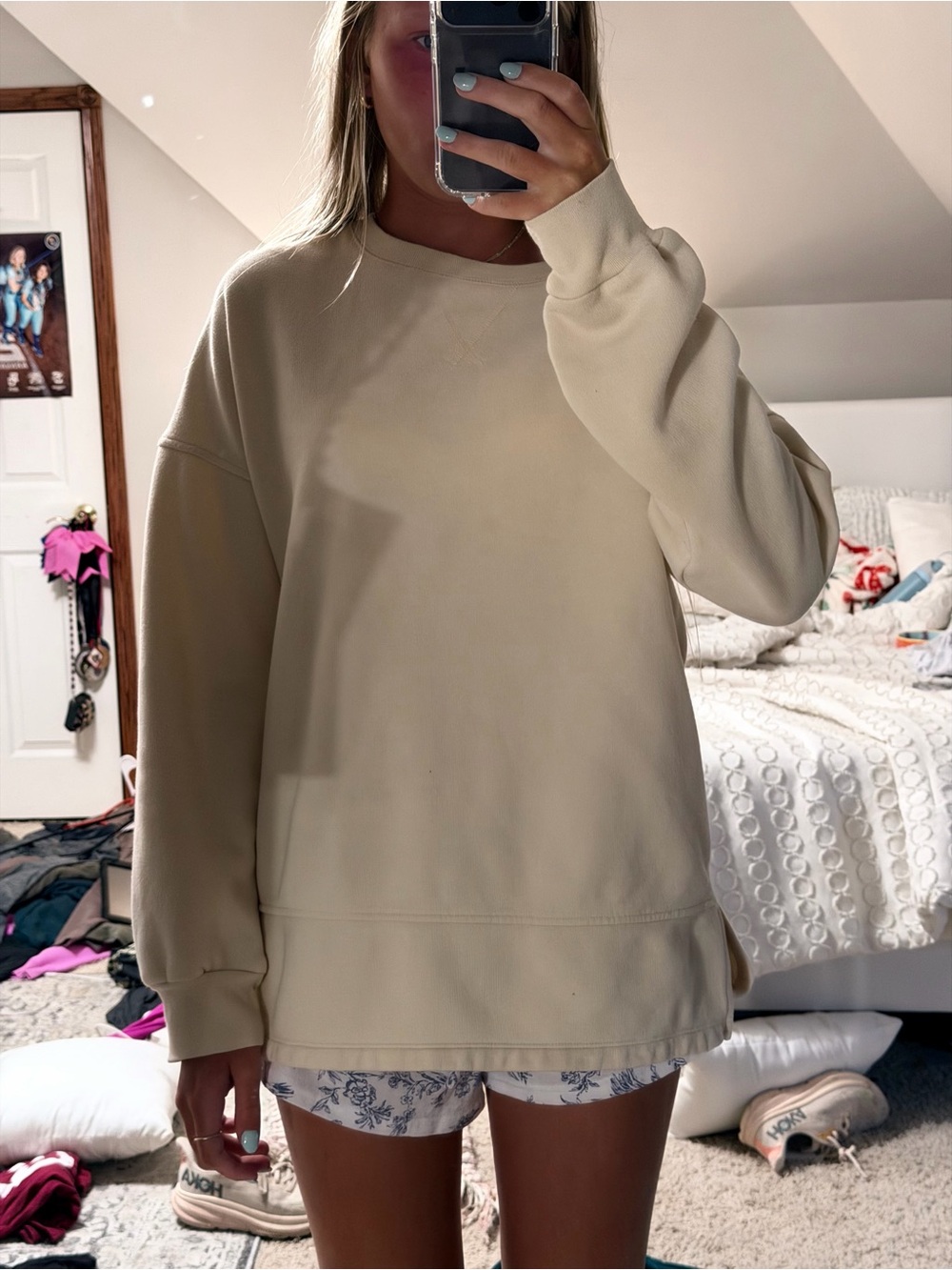Universal Thread Cream Fleece Pullover Sweatshirt